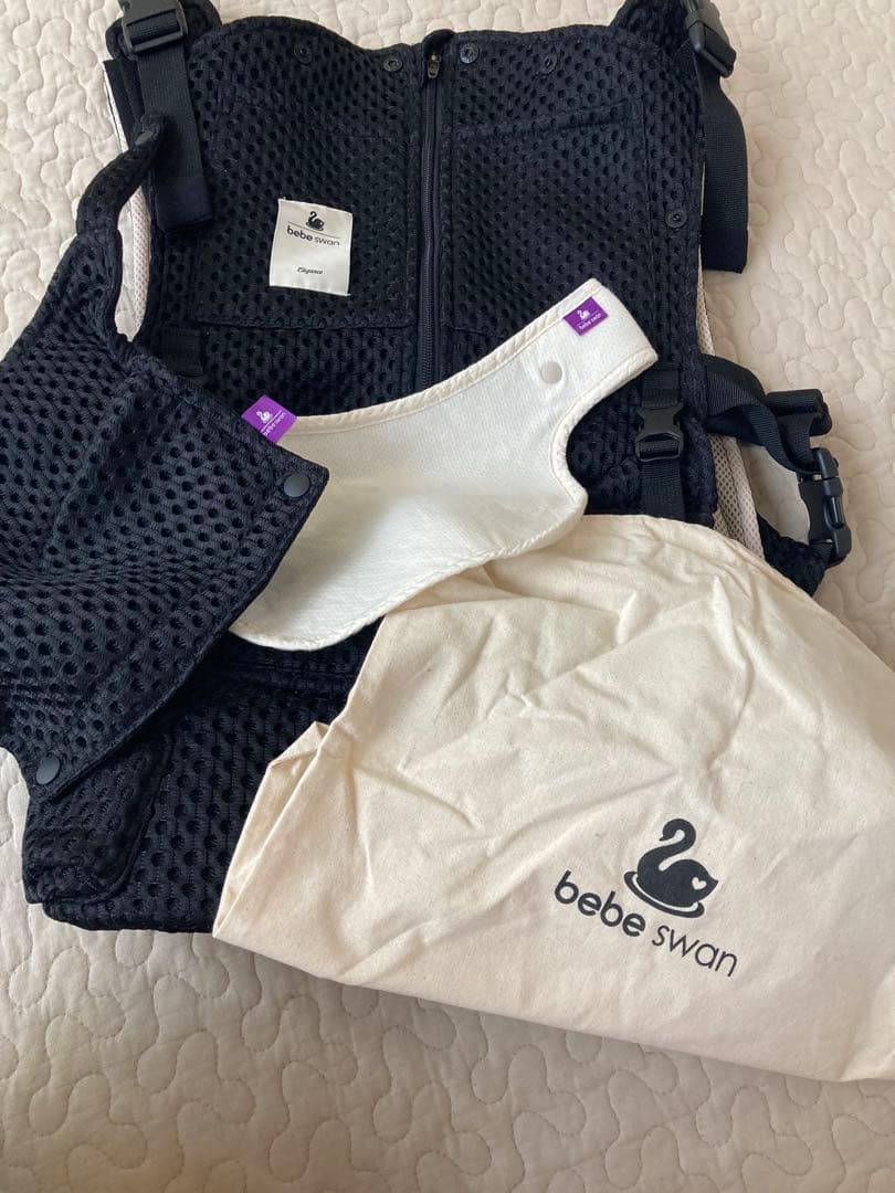 べべスワン BTベスト 抱っこ紐 メッシュ 黒　オーガニックよだれかけ