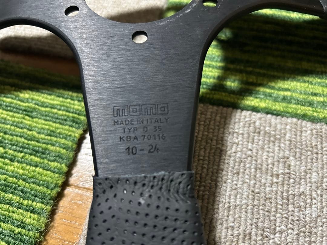 momo ステアリング　35π 箱あり