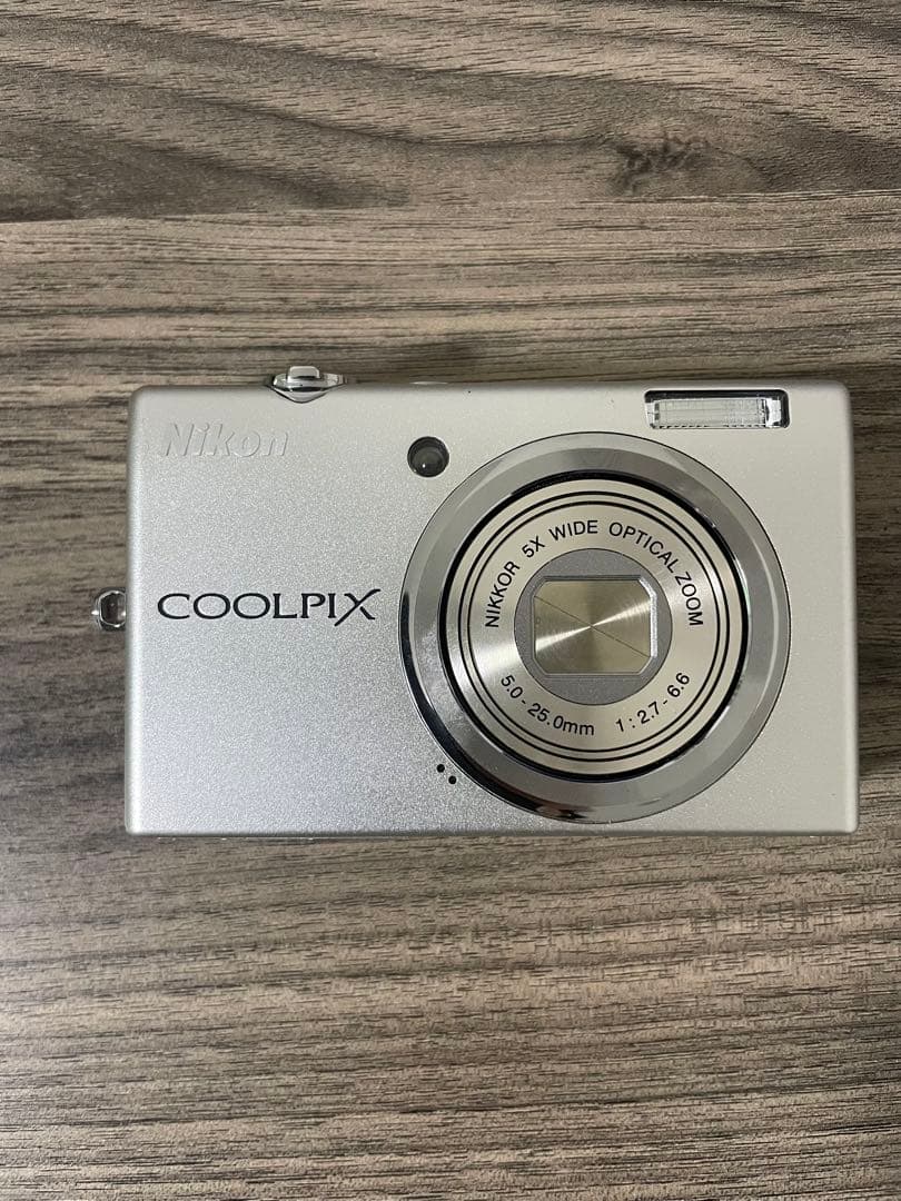 【美品】ポーチ付きNikon COOLPIX S570 シルバー