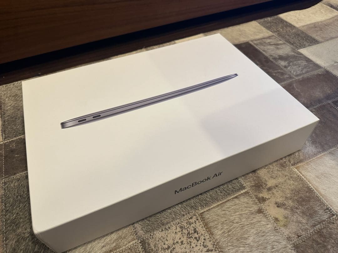 【美品】MacBook Air M1 2020年モデル 8GB / 512GB