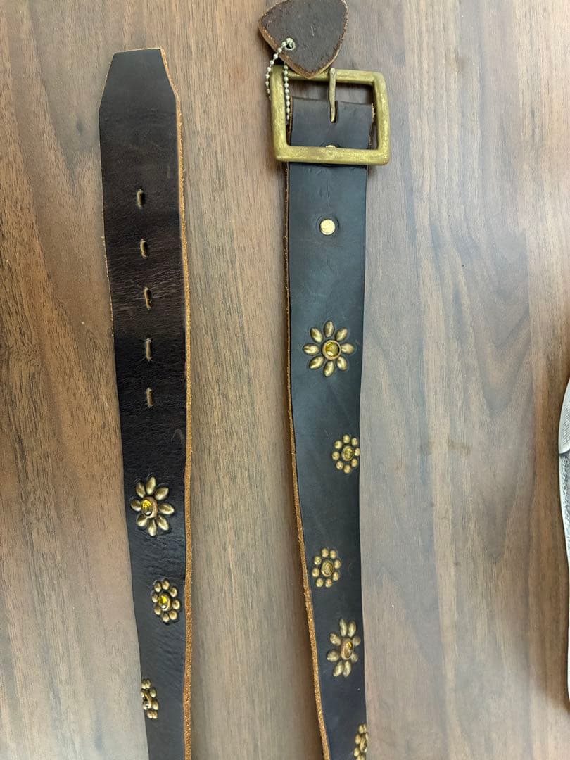 HTC OLD フラワー スタッズ ベルト　34