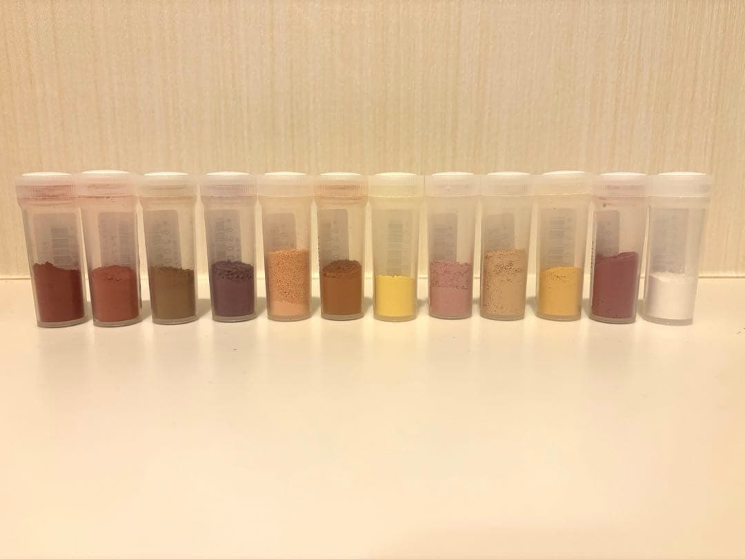 日本ヴォーグ社　ポーセラーツ　上絵の具　プレミアムカラーズ　24色