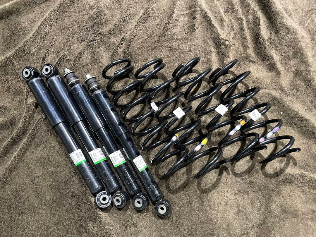 在庫処分特価！ ジムニー ノマド JC74 純正 新車外し サスペンション