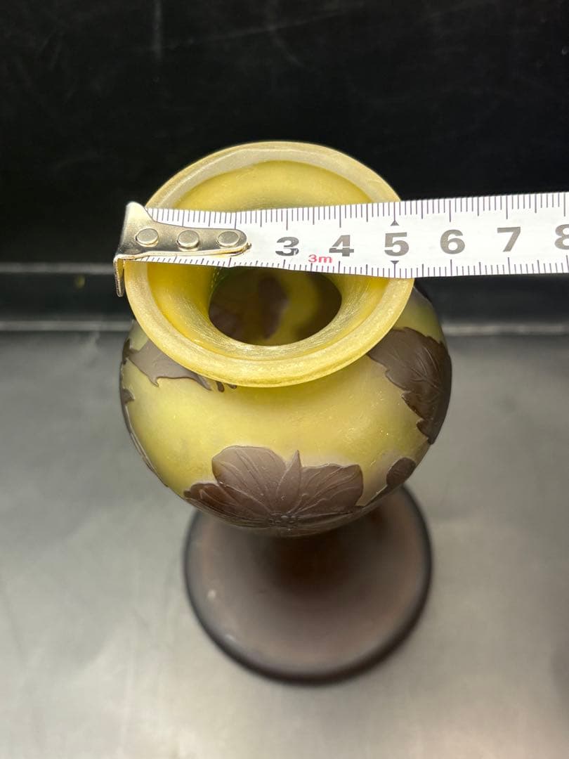 エミールガレ タイプ花と葉のモチーフ ガラス花瓶、本2点