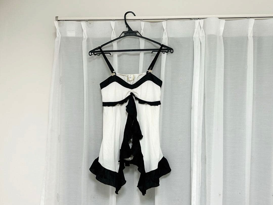 GOLDS♡肩紐ビジュー付き♡サテン×シフォン♡ラッフルフリルキャミトップス♡白