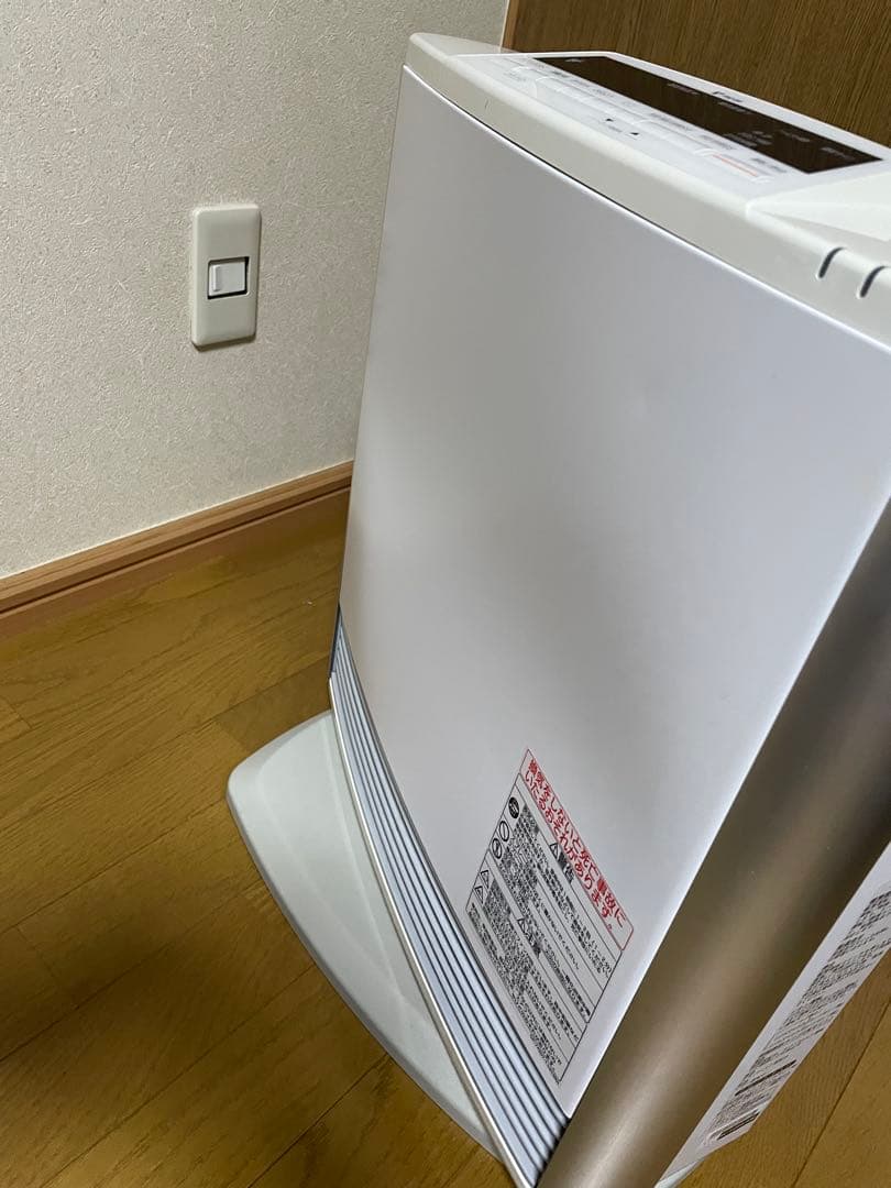 東邦ガス　都市ガスファンヒーター　RC-L4001NP-WH パネルに凹みあり