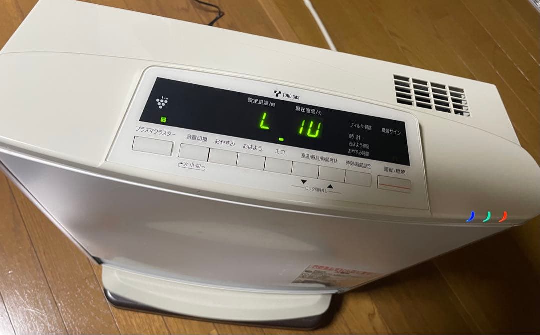 東邦ガス　都市ガスファンヒーター　RC-L4001NP-WH パネルに凹みあり