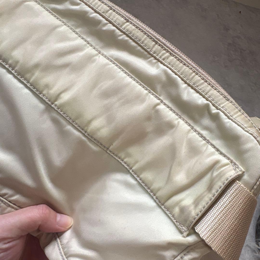 プラダ　ナイロン　ウエストポーチ　ボディバッグ