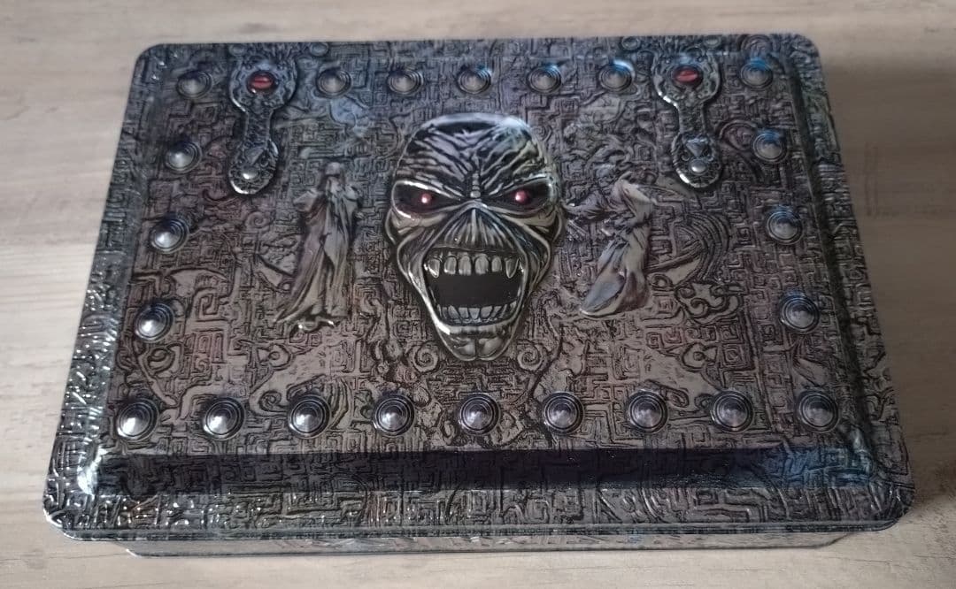 Iron Maiden エディ 金属製ケース