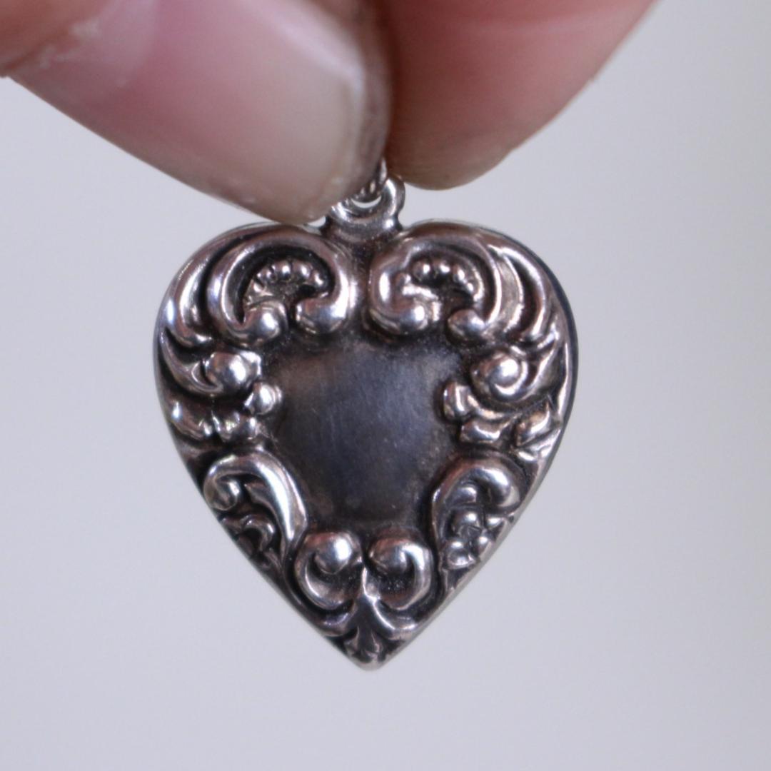 30s　スウィートハートジュエリー　パフィハート　シルバー 波　渦巻　NAVY