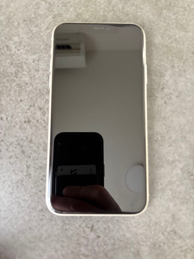 Apple iPhone 11 ホワイト 本体　128GB