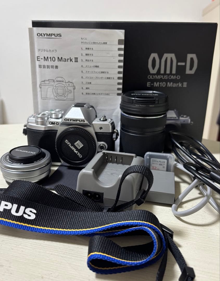 OLYMPUS OM-D E-M10 Mark III ダブルレンズキット