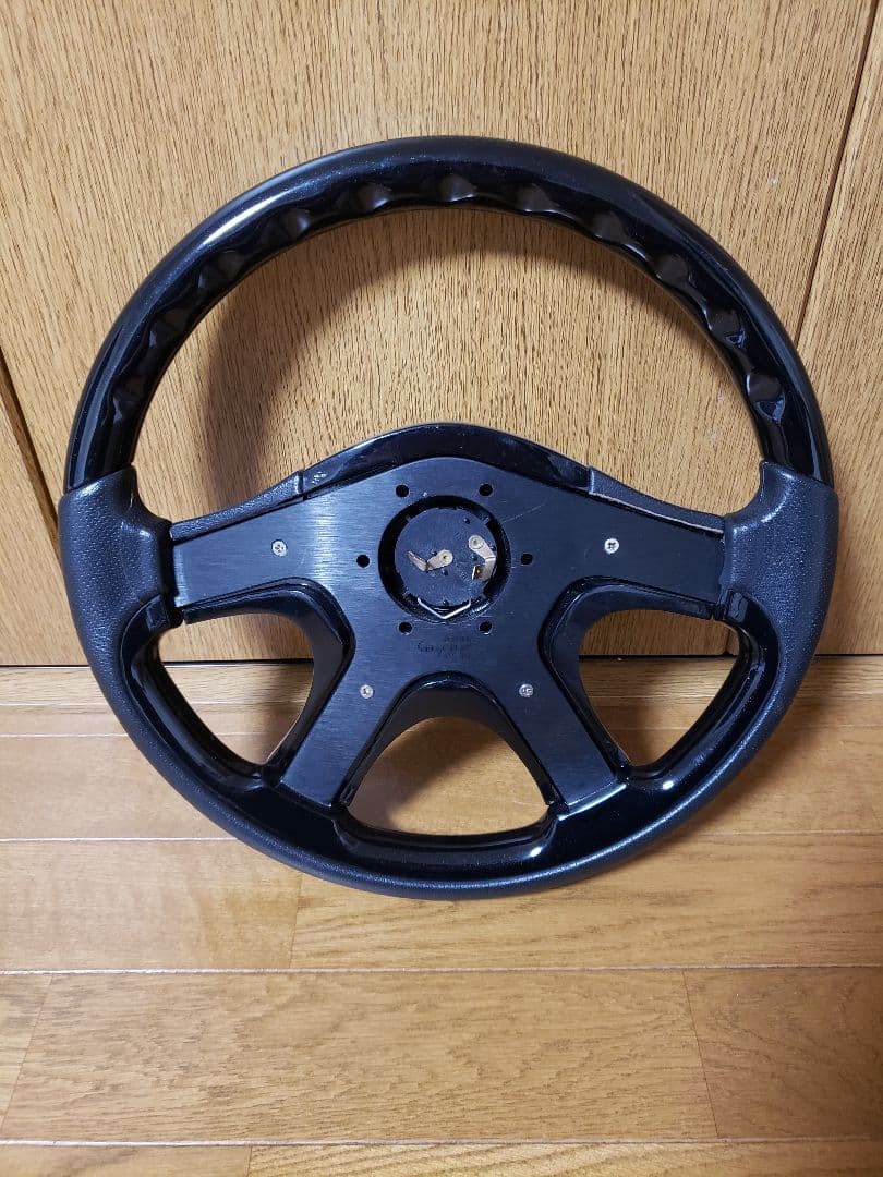 けんけんファブレス　ステアリング　ブラック