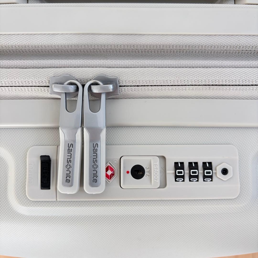 【新品】 サムソナイト Outline Pro Carry-On Spinner