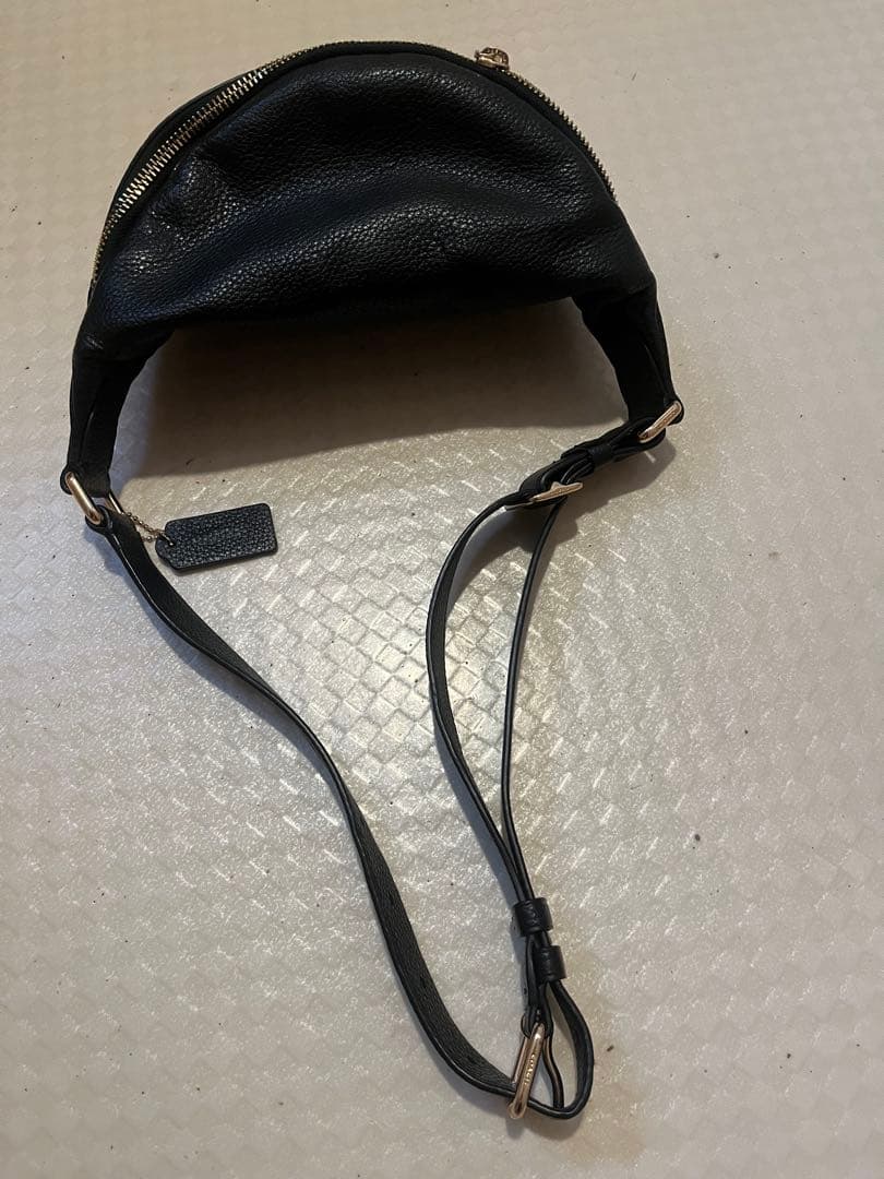 本日限りCOACH ブラック レザー ファニーパック