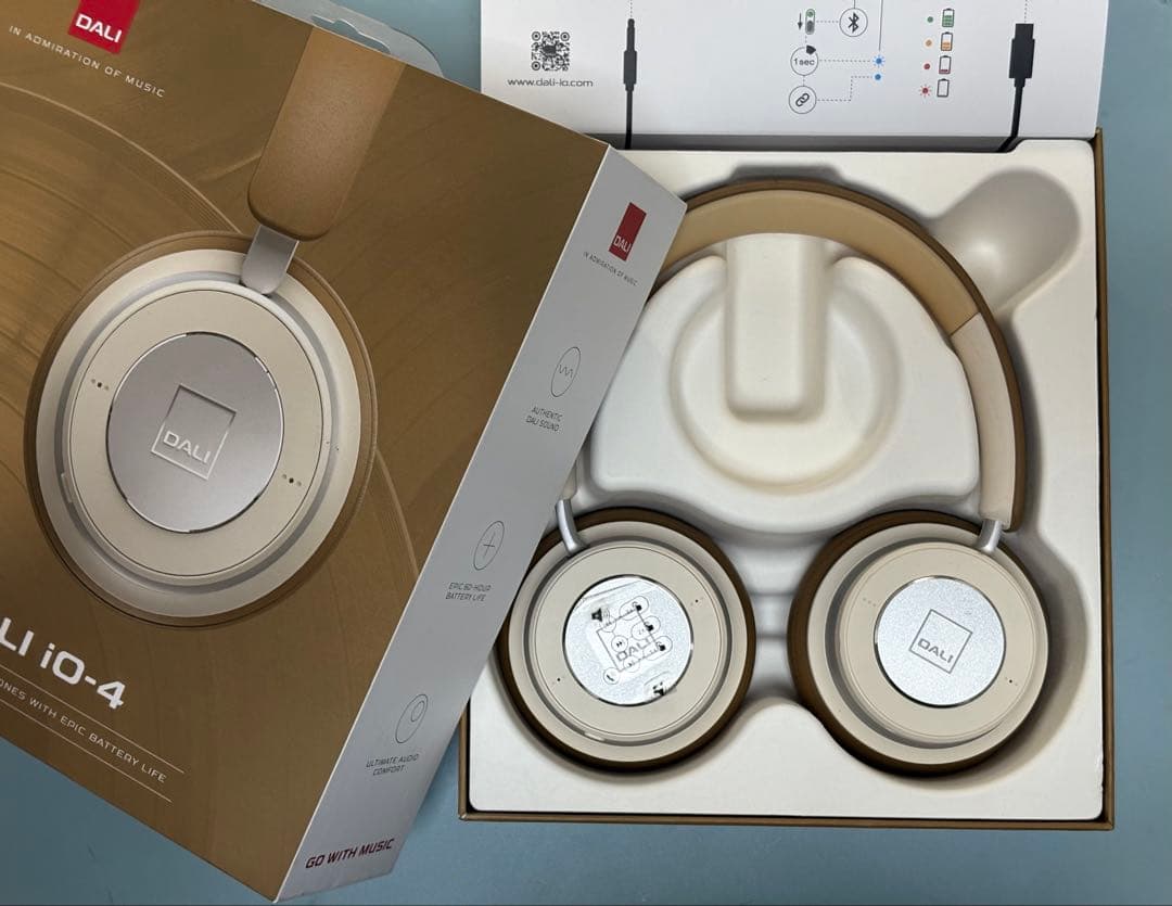 DALI ブルートゥースヘッドホン IO4 CARAMEL WHITE