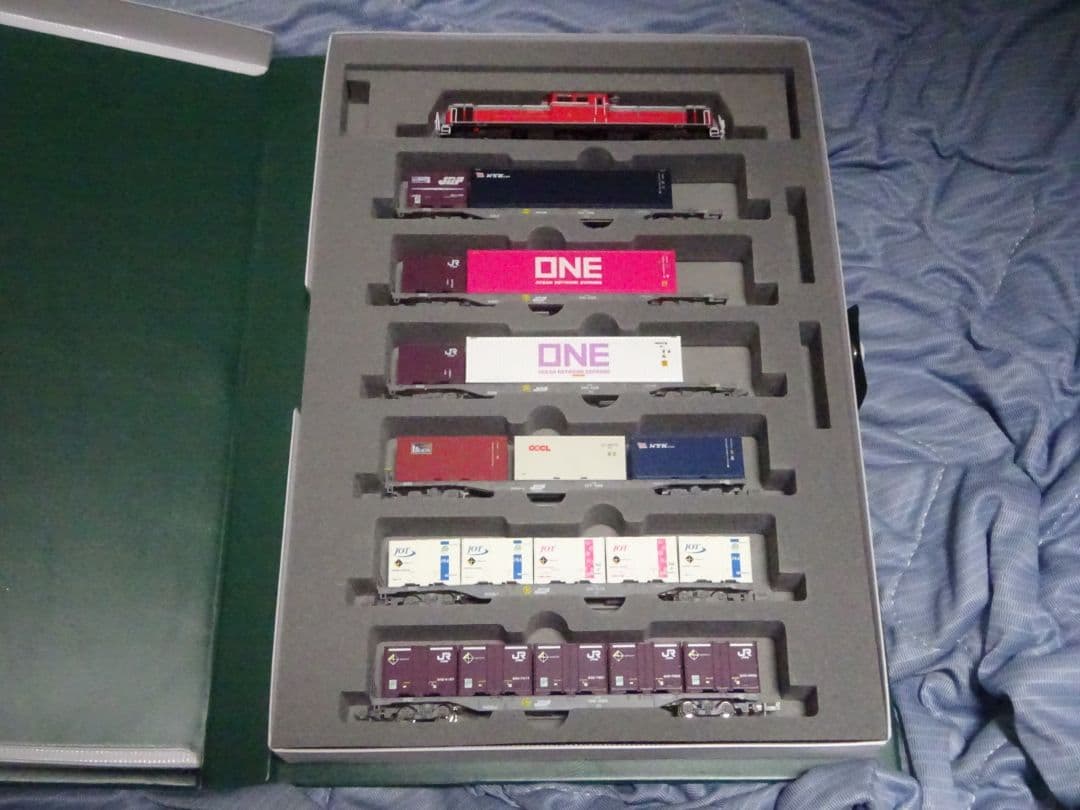 マイクロエース製DD51とKATO製朗堂製コキコンテナセット