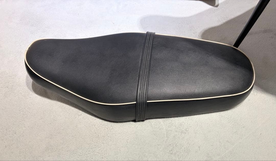 kawasaki w650 純正シート