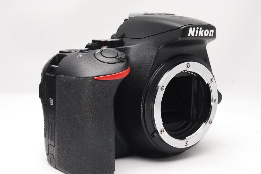 Wレンズキット Nikon D5600 美品 一眼レフ バック付 初心者おすすめ