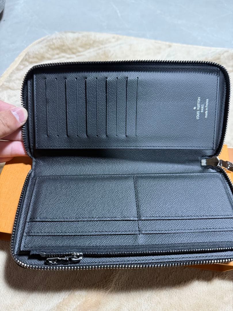 ジッピーウォレット・ヴェルティカル ルイヴィトン　メンズ長財布