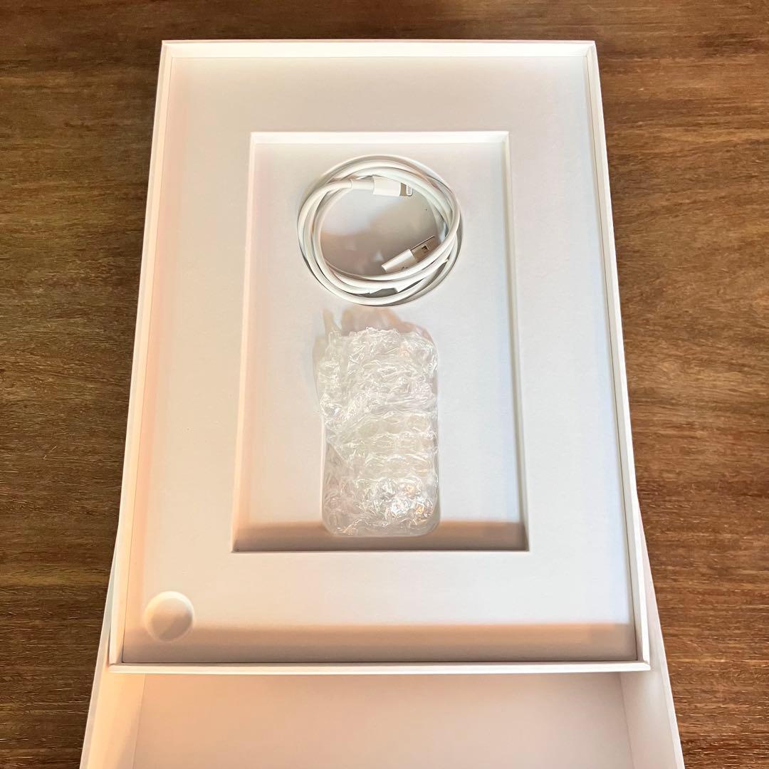 【美品】iPad Pro 9.7インチ 32GB シルバーWi-Fiモデル