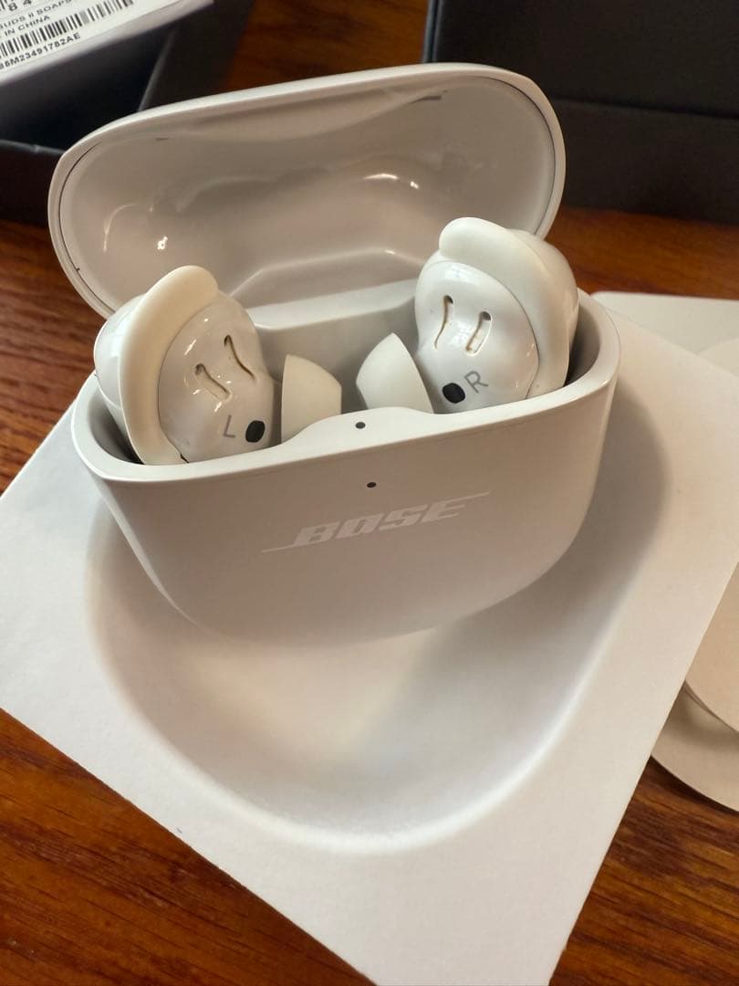 最安値 Bose QuietComfort Earbuds II ホワイト