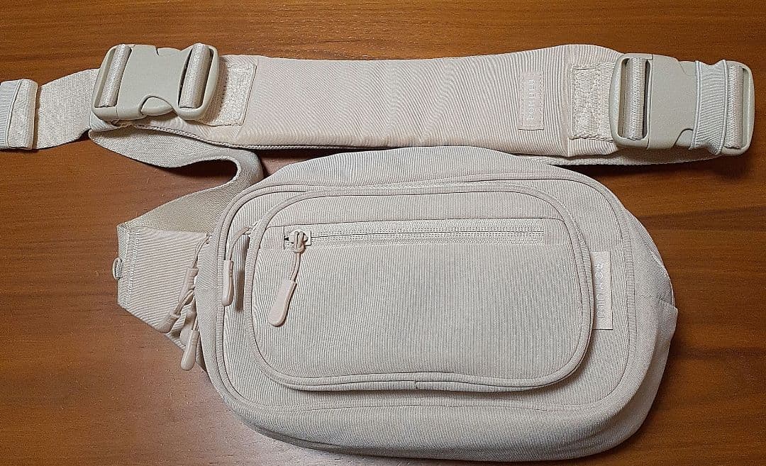 POMULU ヒップシート ホワイト