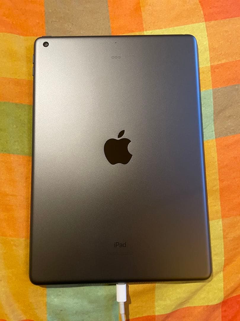 Apple iPad (64GB, スペースグレー) 第9世代
