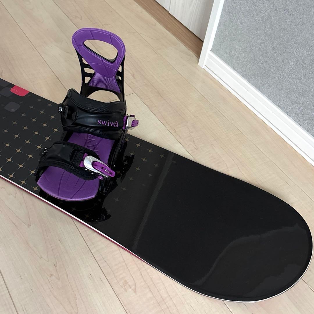 Swivel 黒と紫のスノーボードとビンディングのセット 140cm