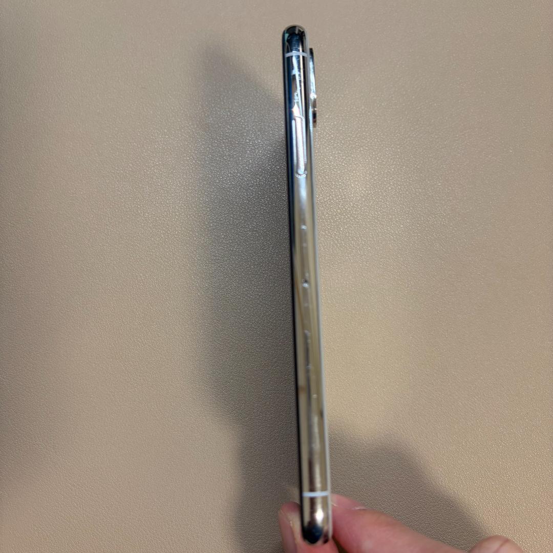 iPhone X シルバー 64GB (SIMロック解除済)