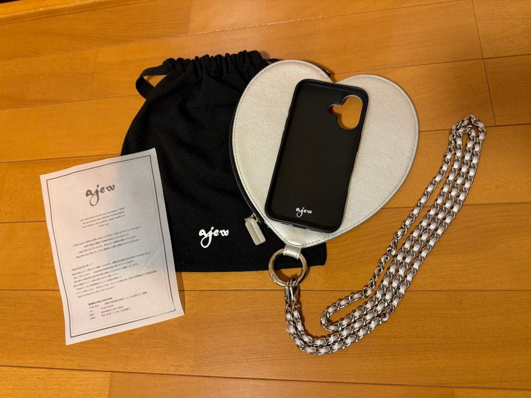 ajew ハート型 シルバー iPhone16用ケース