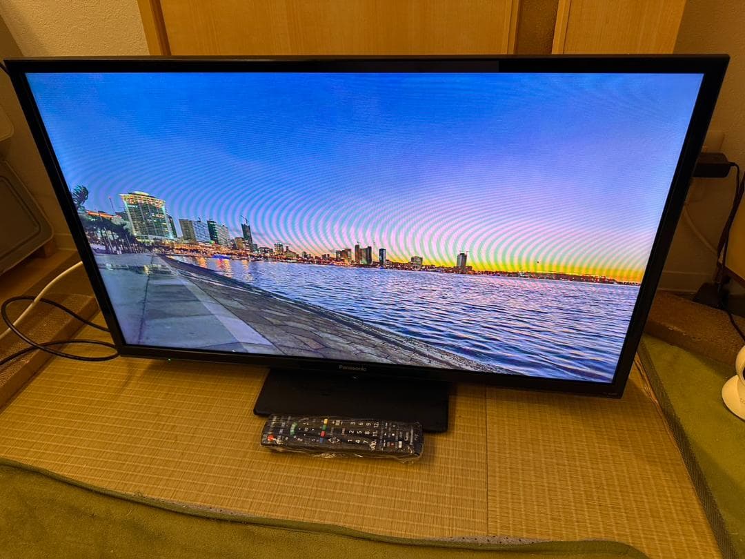 Panasonic　パナソニック　32型テレビ　テレビ TH-32G300