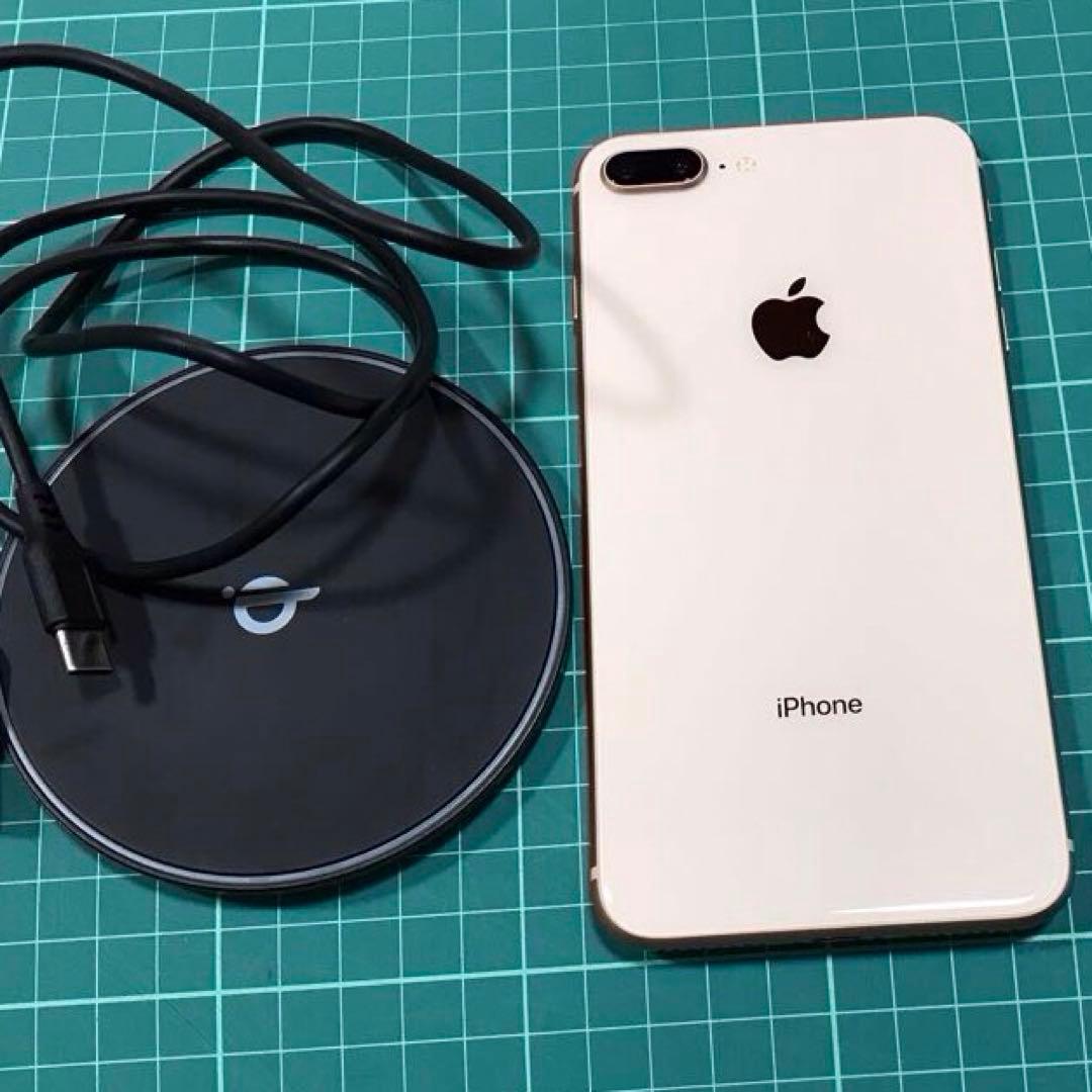 Apple iPhone 8 Plus ゴールド 本体のみとおまけの充電器