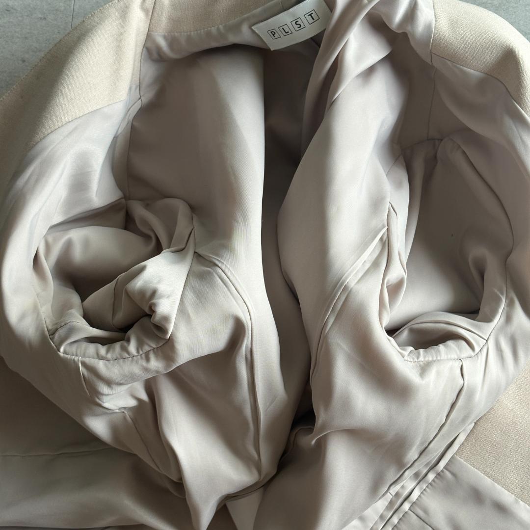 PLST プラステ ノーカラー スーツ セットアップ ベージュ Mサイズ