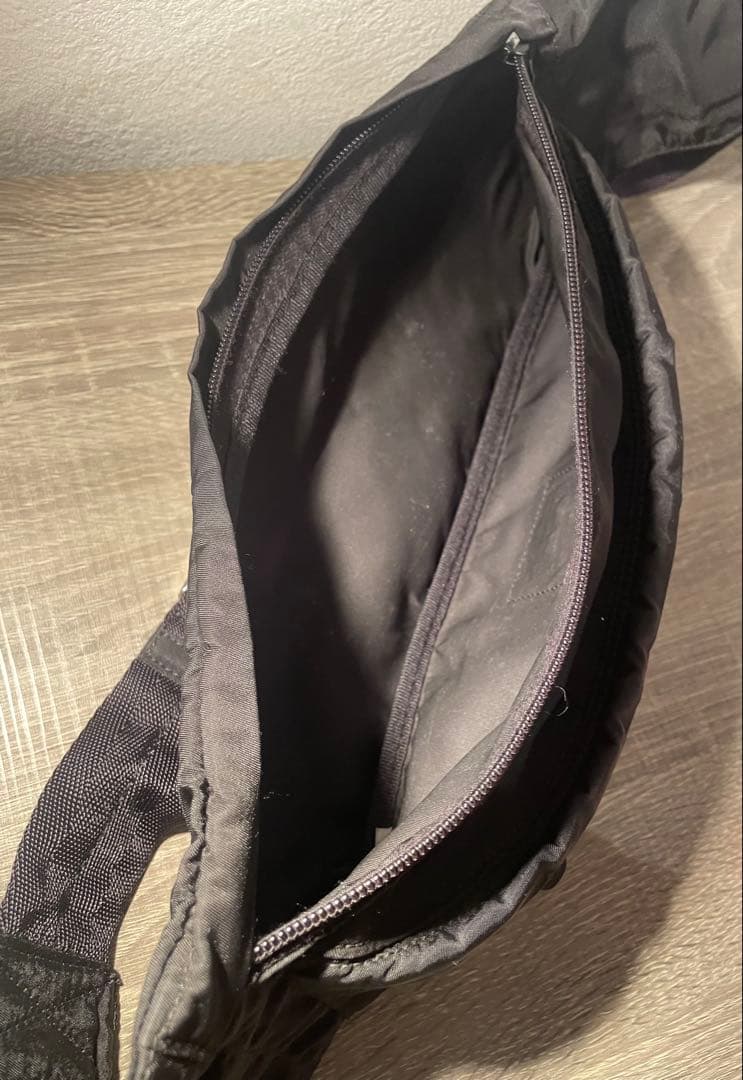 PRADA −プラダ ボディバッグ