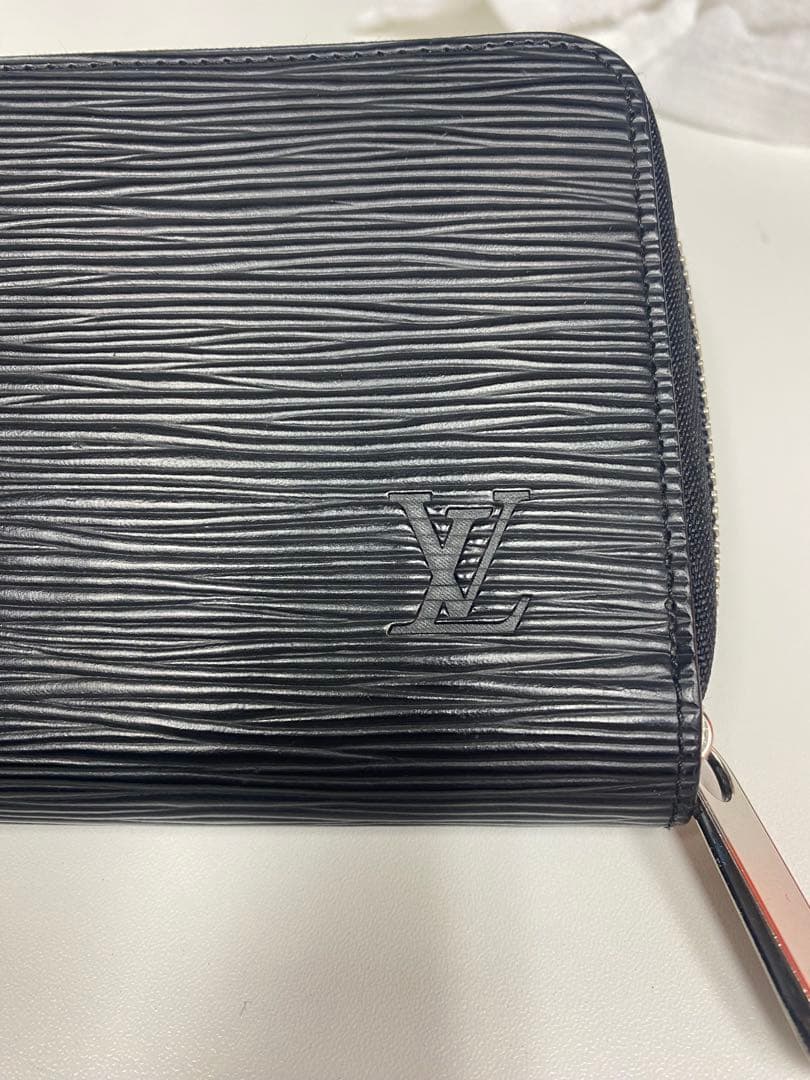 ルイヴィトン エピ ジッピーウォレット 長財布 ブラック 黒