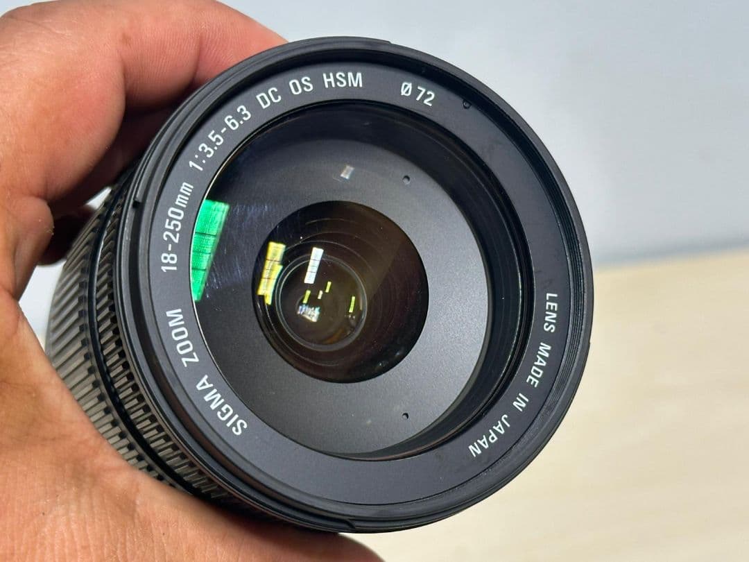SIGMA Zoom 18-250mm DC OS HSM シグマズームレンズ