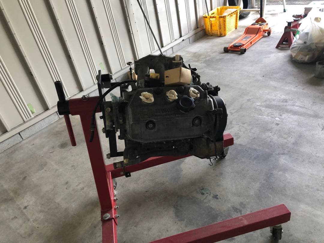 引き取り限定E07A エンジン本体　走行距離　95000キロ