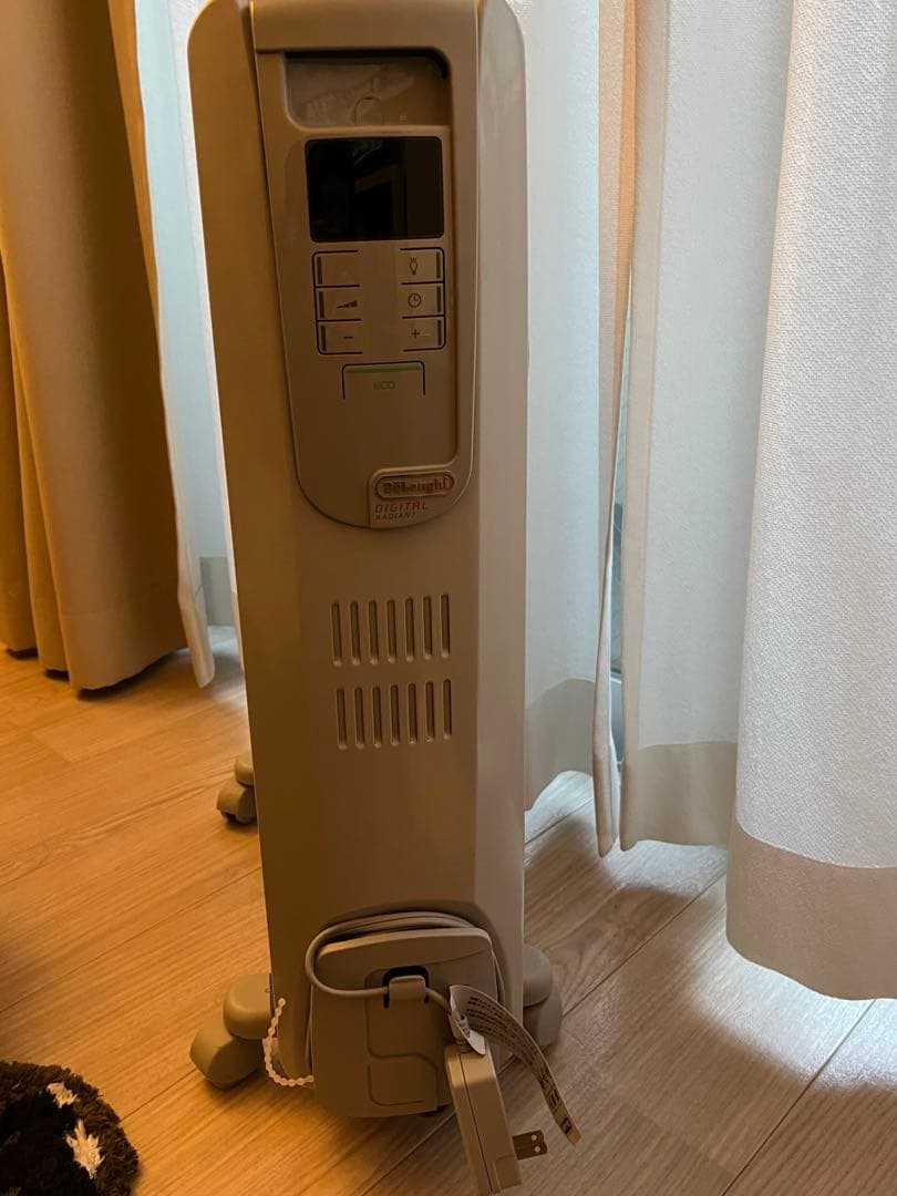 DeLonghi デロンギ オイルヒーター デジタルラディアント 暖房機具