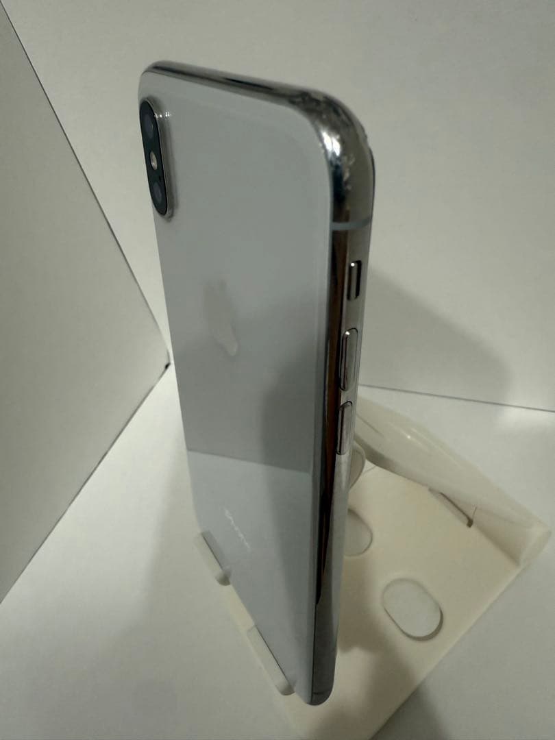 Apple iPhone X シルバー 64GB 画面に少ヒビあり