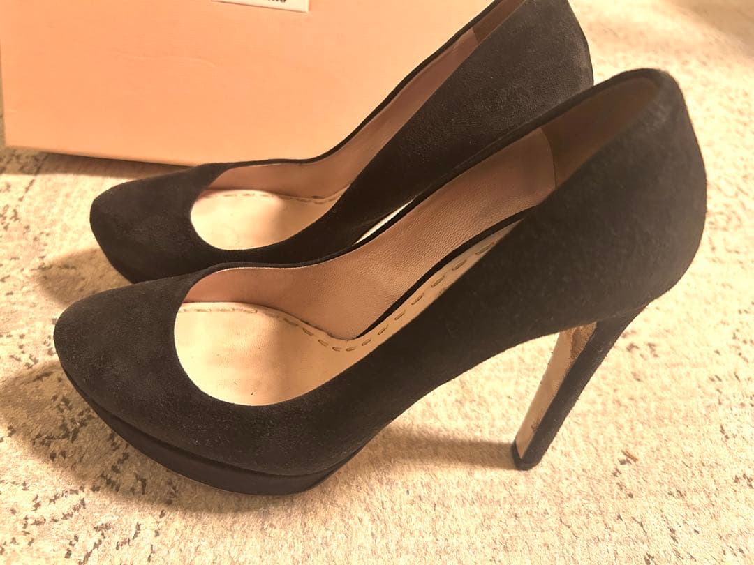 miumiu スウェードハイヒール パンプス