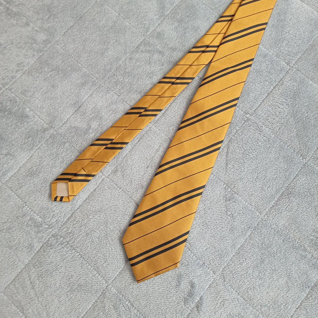 公式　ハリーポッター　ハッフルパフ　フード付きローブ　ネクタイ付き　M