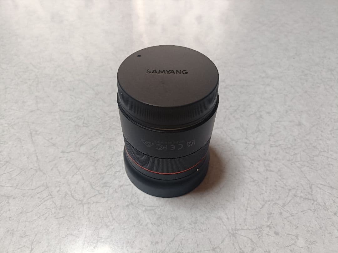 SAMYANG AF 45mm F1.8 FE 単焦点標準レンズ　ソニーαE用