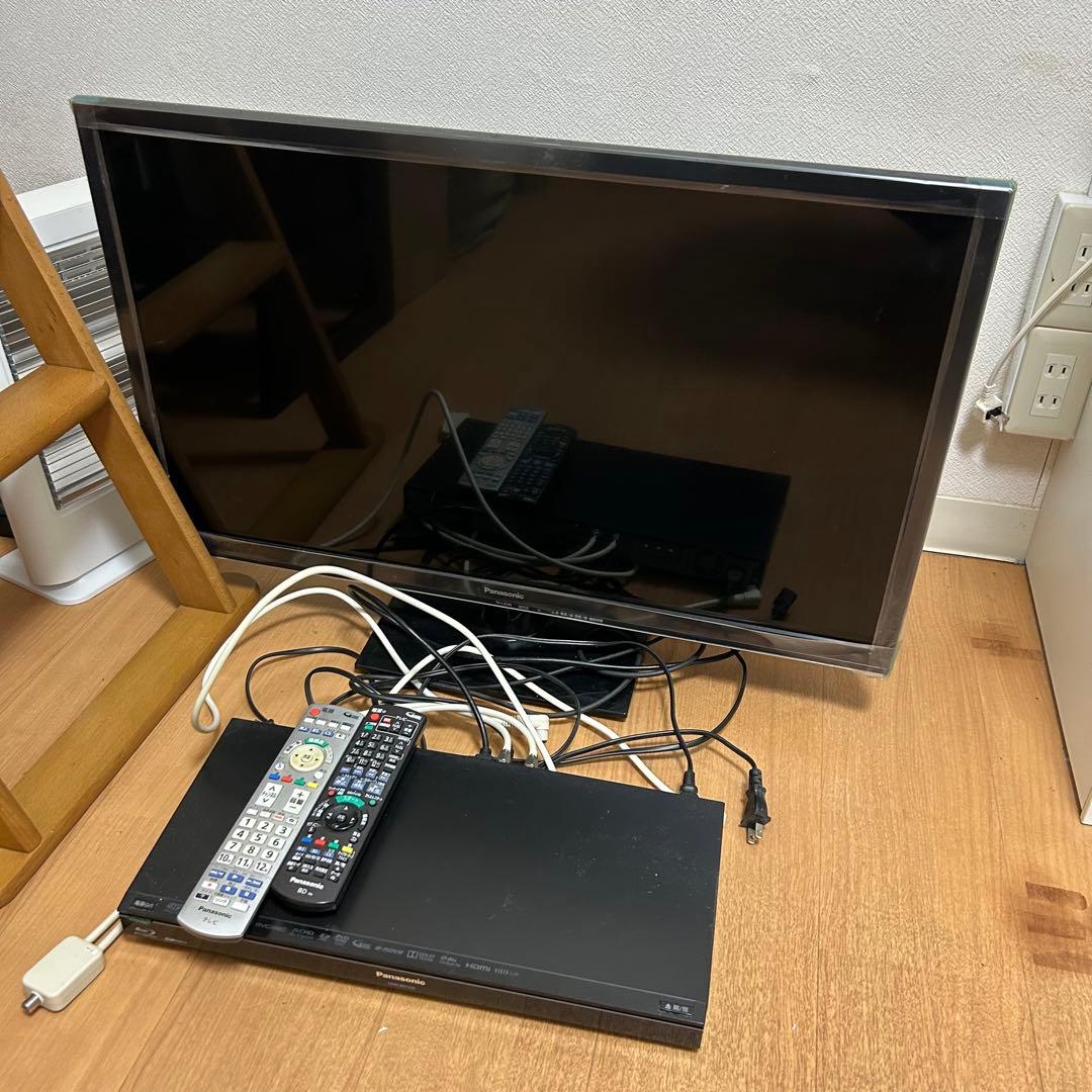 <引取り>Panasonic 液晶テレビ 本体　ブルーレイ付き　TH-L32X6