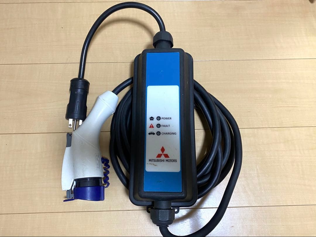 三菱純正　アウトランダーPHEV 充電ケーブル 02