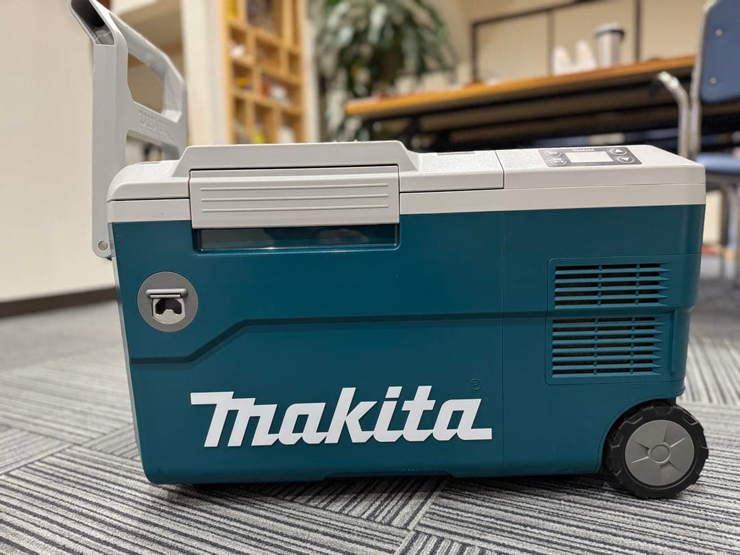マキタ充電式保冷温庫CW001G