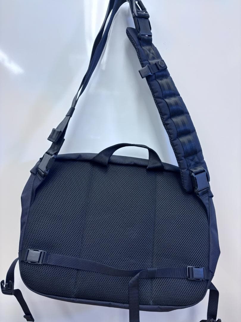 BRIEFING　メッセンジャーバッグ