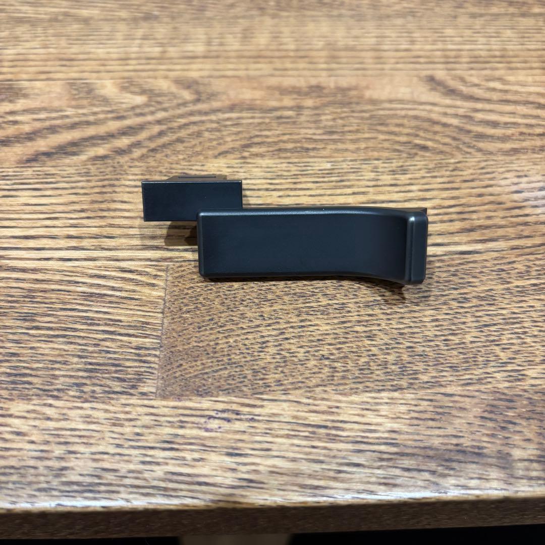 M10-P ボディ + 純正サムレスト 予備バッテリー付属