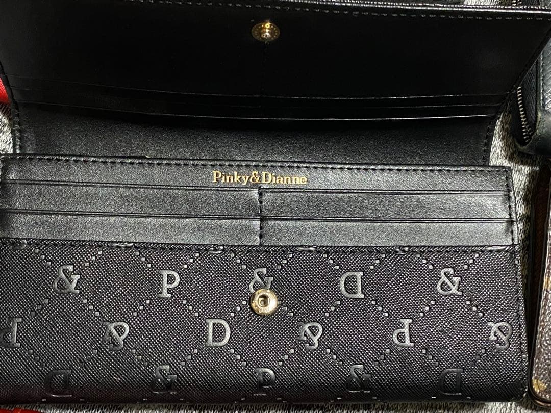 LOUIS VUITTON セリーヌ coach 長財布 二つ折り財布