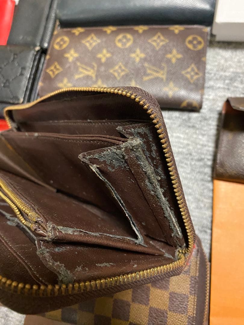 LOUIS VUITTON セリーヌ coach 長財布 二つ折り財布